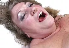 الجنس سكس اجنبي وعربي من جديد في سيارة خلف المنزل