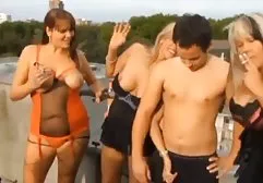 في غرفة المعيشة من تحميل افلام سكس عربي جديد الفتاة في المطبخ
